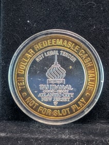 Collector's Series .999 FINE SILVER CENTER Taj Mahal Casino $10 Gaming Token in Capsule