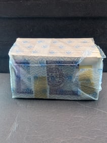 1967 CRISP UNC Bank of Mozambique 500 Escudos - Brick of 1000 Currency Notes  - Bank Wrapped