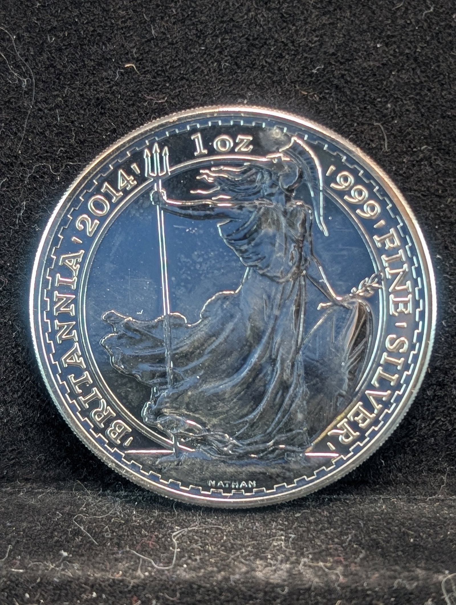 1 Oz. .999 FINE SILVER Britannia Designed Coin: 1 Oz. .999 FINE SILVER Britannia Designed Coin