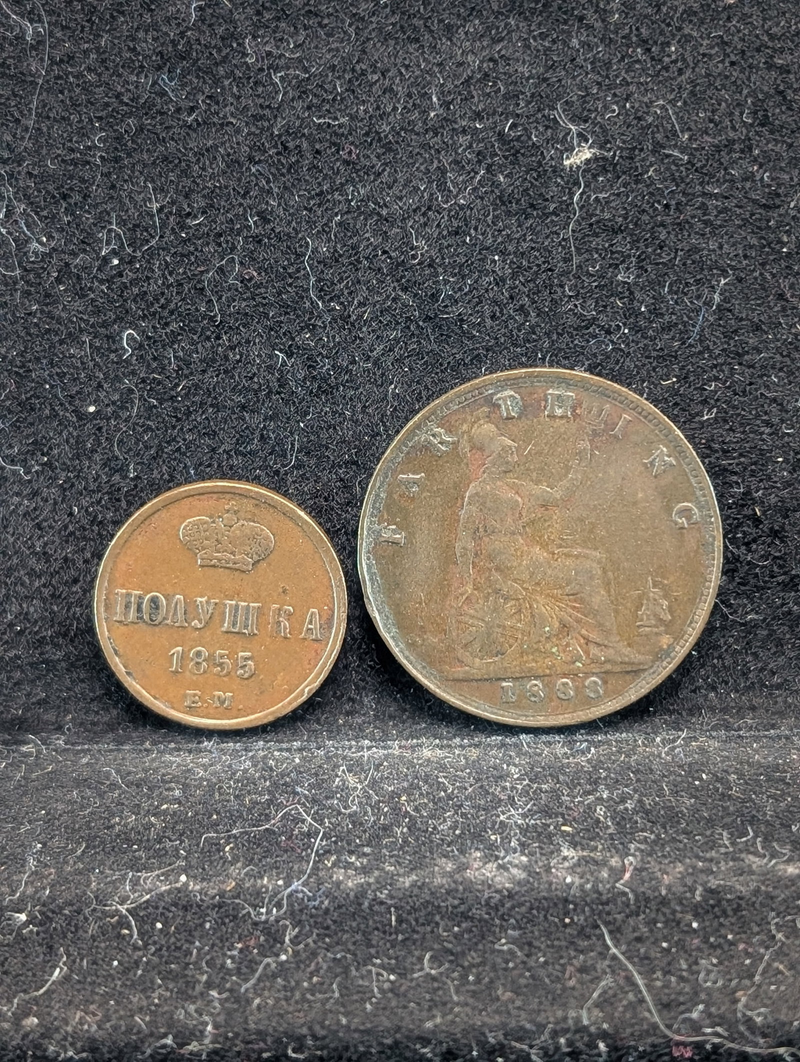 1888 Great Britain Farthing & 1855-EM Soviet 1/4 Kopek (2 PCS): 1888 Great Britain Farthing & 1855-EM Soviet 1/4 Kopek (2 PCS)