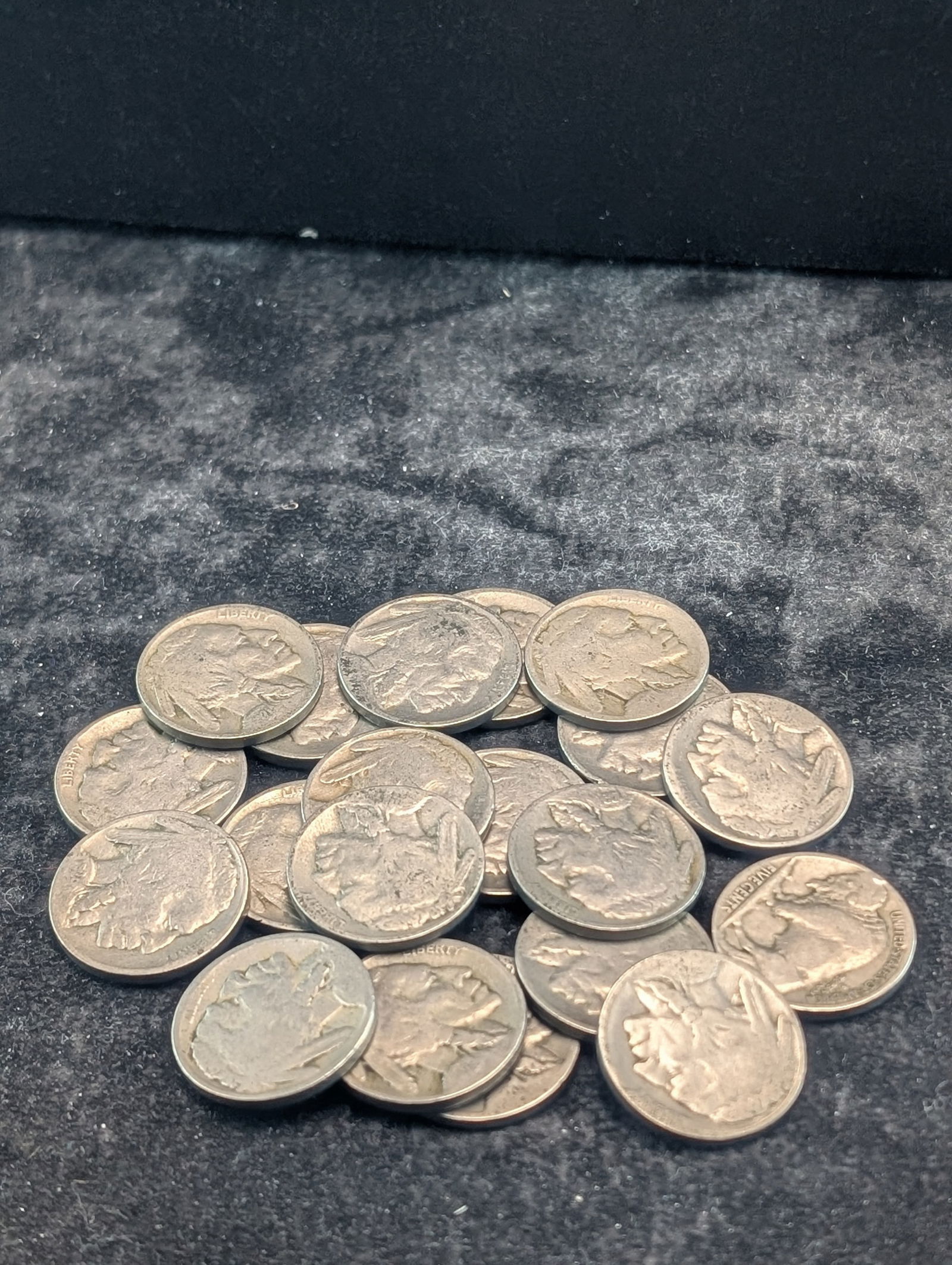 20 Mixed 1920's Buffalo Nickels. (1 of 3)