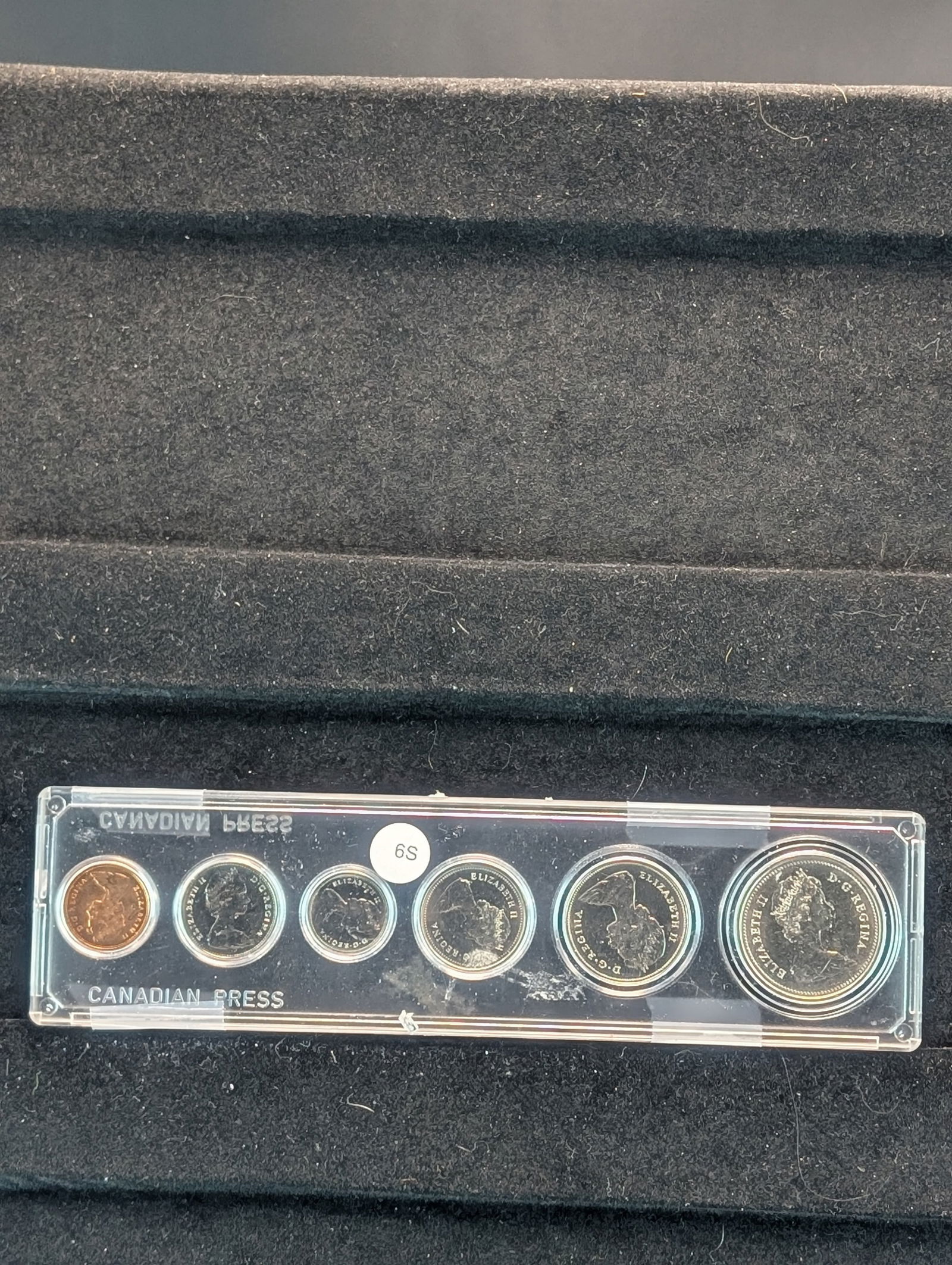 1973 Canadian Coin Set in Plastic Case (1 of 2)