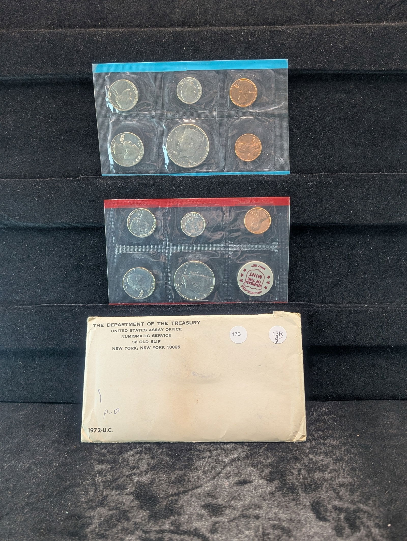 1972 US Mint P&D Uncirculated Coin Set. OGP (1 of 3)