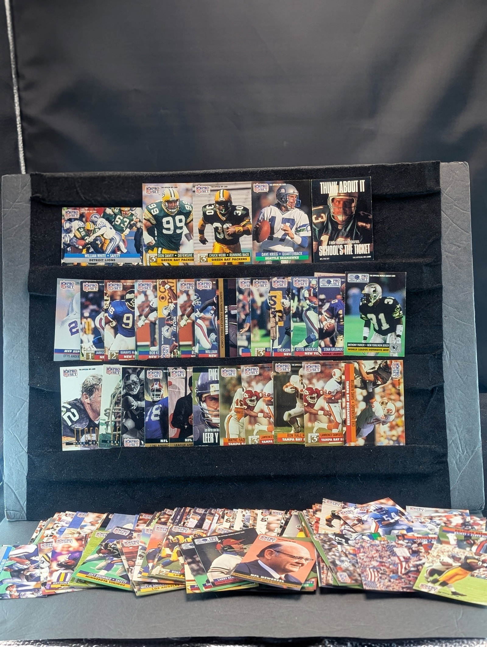 Lot Of Assorted Football Cards. Dan McGwire, Jake Reed, & Others.: Lot Of Assorted Football Cards. Dan McGwire, Jake Reed, & Others.