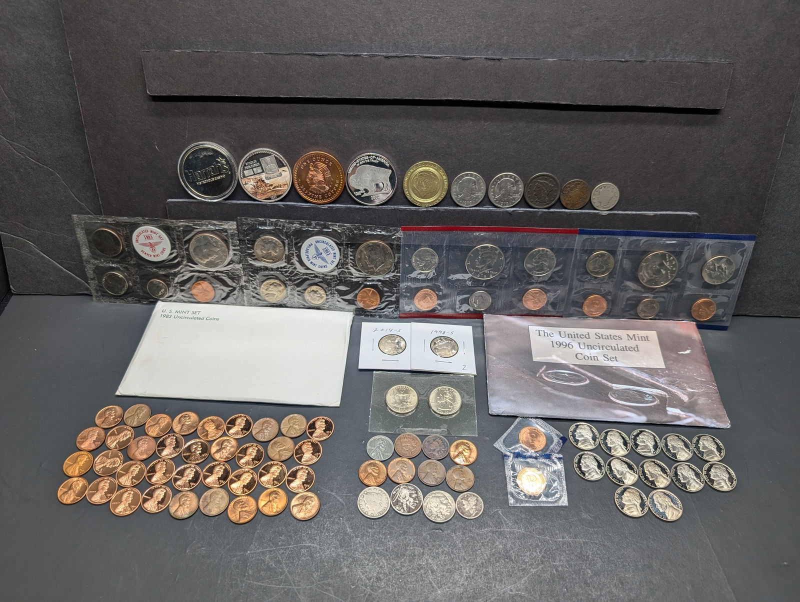 BIG!! Grab Bag of Various Vintage & Modern U.S. Coins & Tokens (1 of 19)