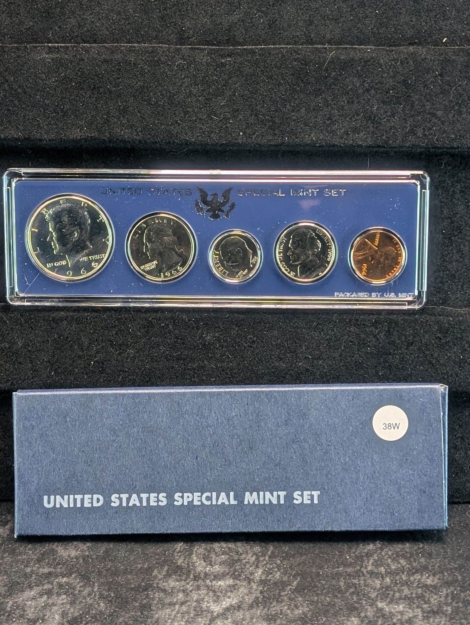 1966 US Mint Special Mint Set. 40% Silver Kennedy 50c (1 of 3)
