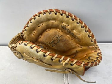 Vintage Pete Rose Mizuno Baseball Glove
