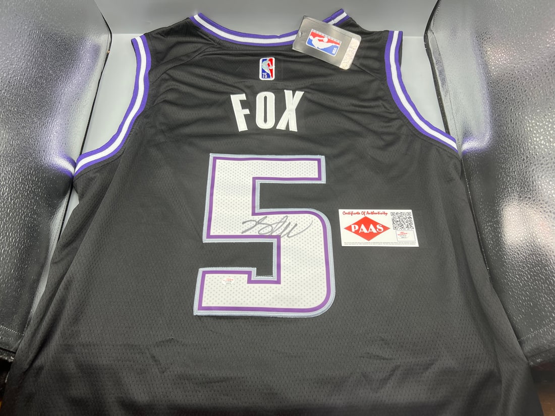 De'Aaron Fox Sacramento Kings Nike Swingman Icon Edition Autographed Jersey W/ PAAS COA & Tags (1 of 7)