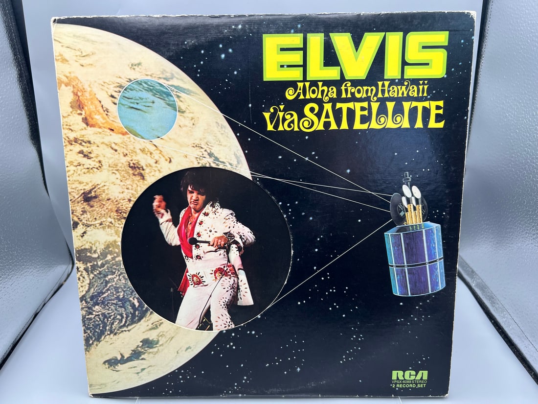 1973 Elvis Presley Aloha From Hawaii Via Satellite Vinyl Album - VPSX-6089: 1973 Elvis Presley Aloha From Hawaii Via Satellite Vinyl Album - VPSX-6089 - Records have not been tested by the auction house for play quality. All items are sold as is.