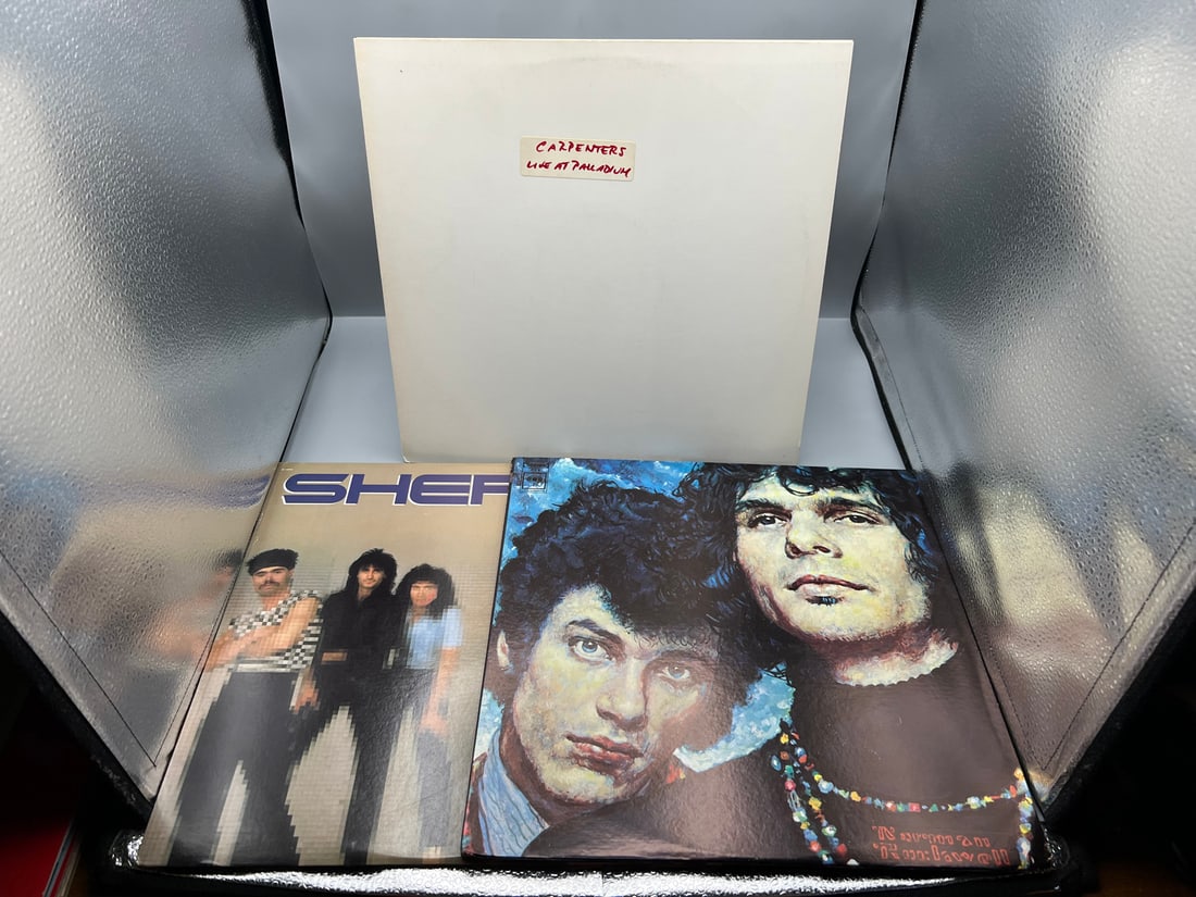 Lot of (3) Assorted Vinyl Albums - Varying Conditions (1 of 4)