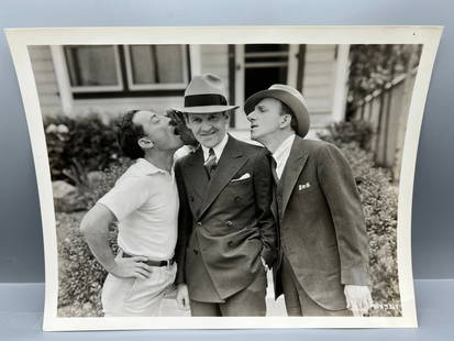 1932 MGM Jimmy Durante, Buster Keaton & Walter Winchell Original 8x10 Publicity Portrait Still W/: 1932 MGM Jimmy Durante, Buster Keaton & Walter Winchell Original 8x10 Publicity Portrait Still W/ Blurb On Back - MG23269 - "Speak Easily"