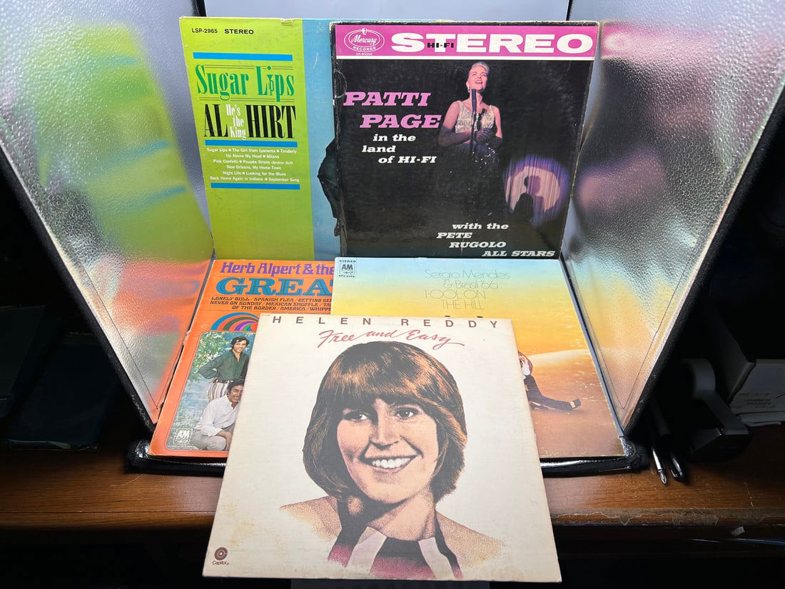 Lot of (5) Assorted Vinyl Albums - Varying Conditions (1 of 4)