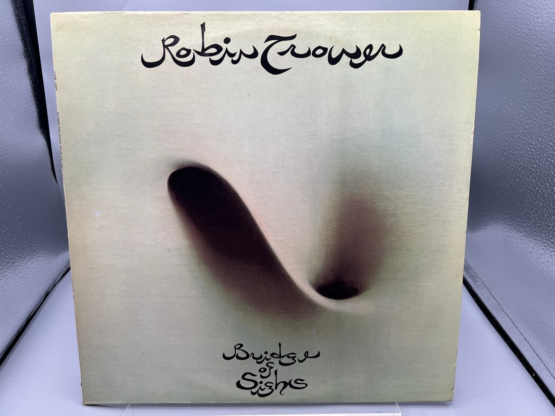 1974 Robin Trower Bridge Of Sighs Vinyl Album - CHR 1057: 1974 Robin Trower Bridge Of Sighs Vinyl Album - CHR 1057- Records have not been tested by the auction house for play quality. All items are sold as is.