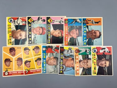 Lot of (11) 1960 Topps Baseball Cards - Varying Conditions