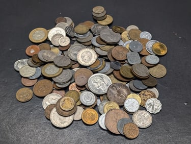 Bag of 1.5 Lbs.. of Various Vintage & Modern World Coins