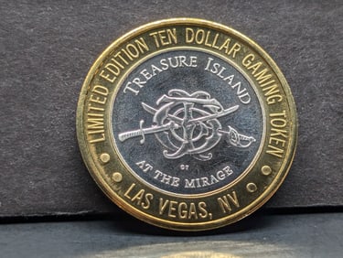 Limited Edition .999 Fine SILVER CENTER Treasure Island CAsino $10 Gaming Token in Capsule