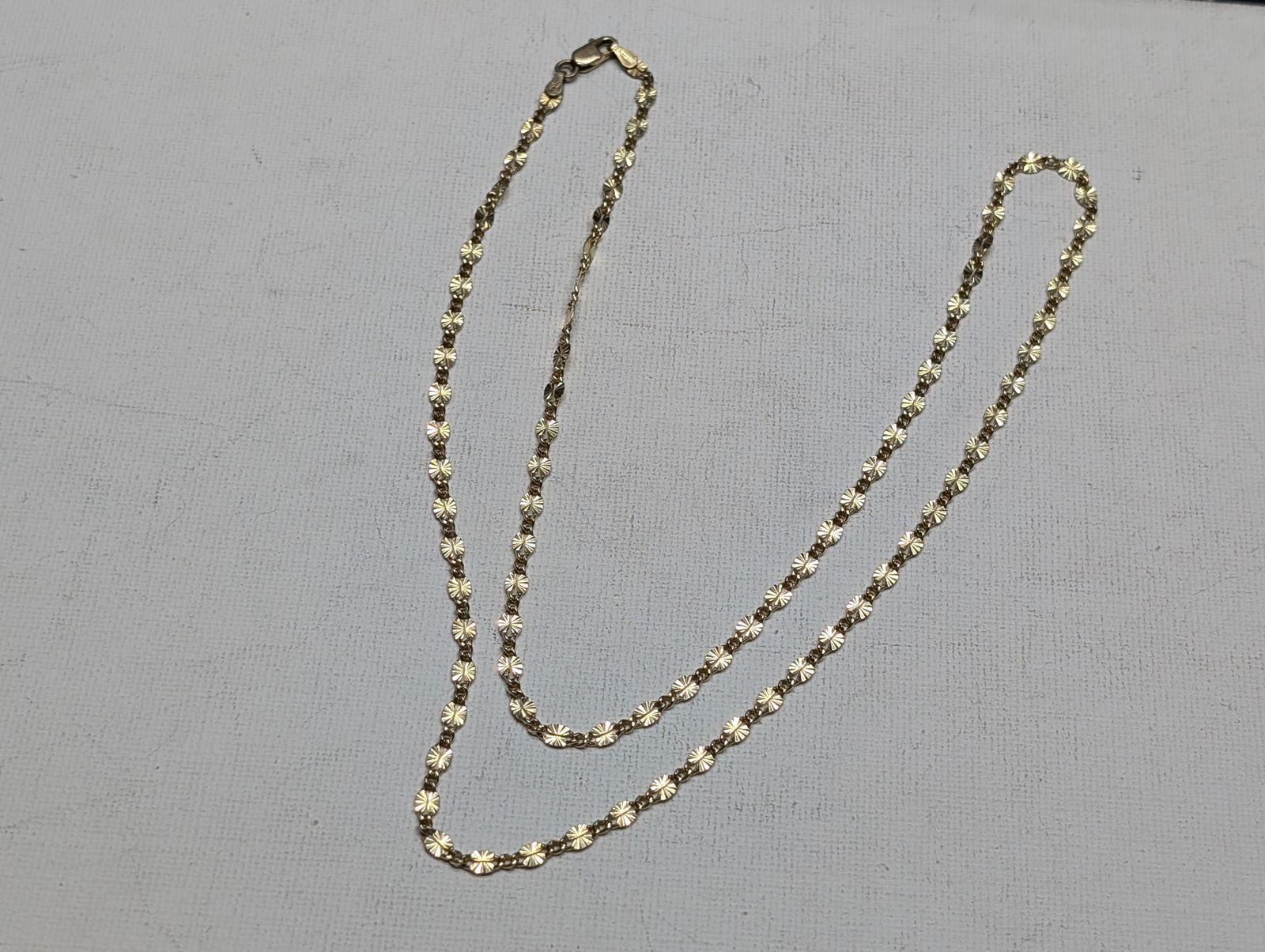 23 inch sterling chain. Gold overlay. 5.3 grams. (1 of 4)