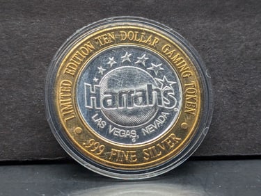 Limited Edition .999 Fine SILVER Center Harrah's CAsino $10 Gaming Token in Capsule