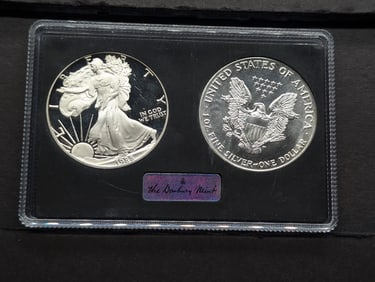 1988-S PROOF & 1988 UNC American Silver Eagles in Protective Display Case (2 PCS)