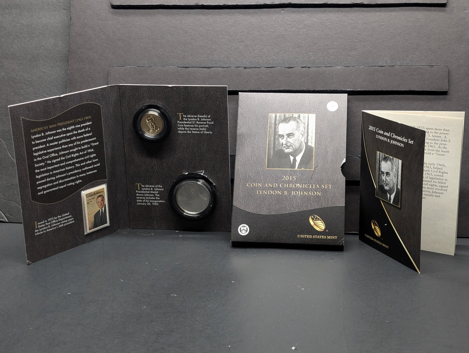 2015-P Lyndon B. Johnson Coin & Chronicle set. .999 Fine Silver One Troy Ounce. 31.103 Grams.: 2015-P Lyndon B. Johnson Coin & Chronicle set. .999 Fine Silver One Troy Ounce. 31.103 Grams.
