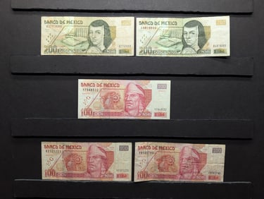 (5) Mexican Notes, Old, 3 - 100 Peso & 2 - 200 Peso Notes