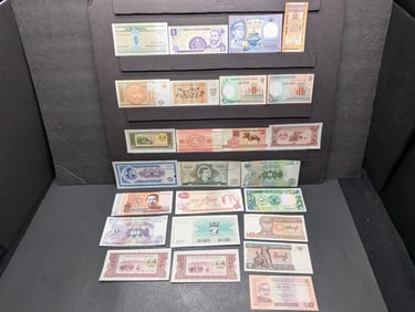 25 Beautiful UNC Foreign Notes