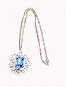 New Vintage 16" Necklace W/Pendant