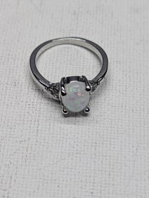 Women's Size 7 Beautiful Opal Like Ring