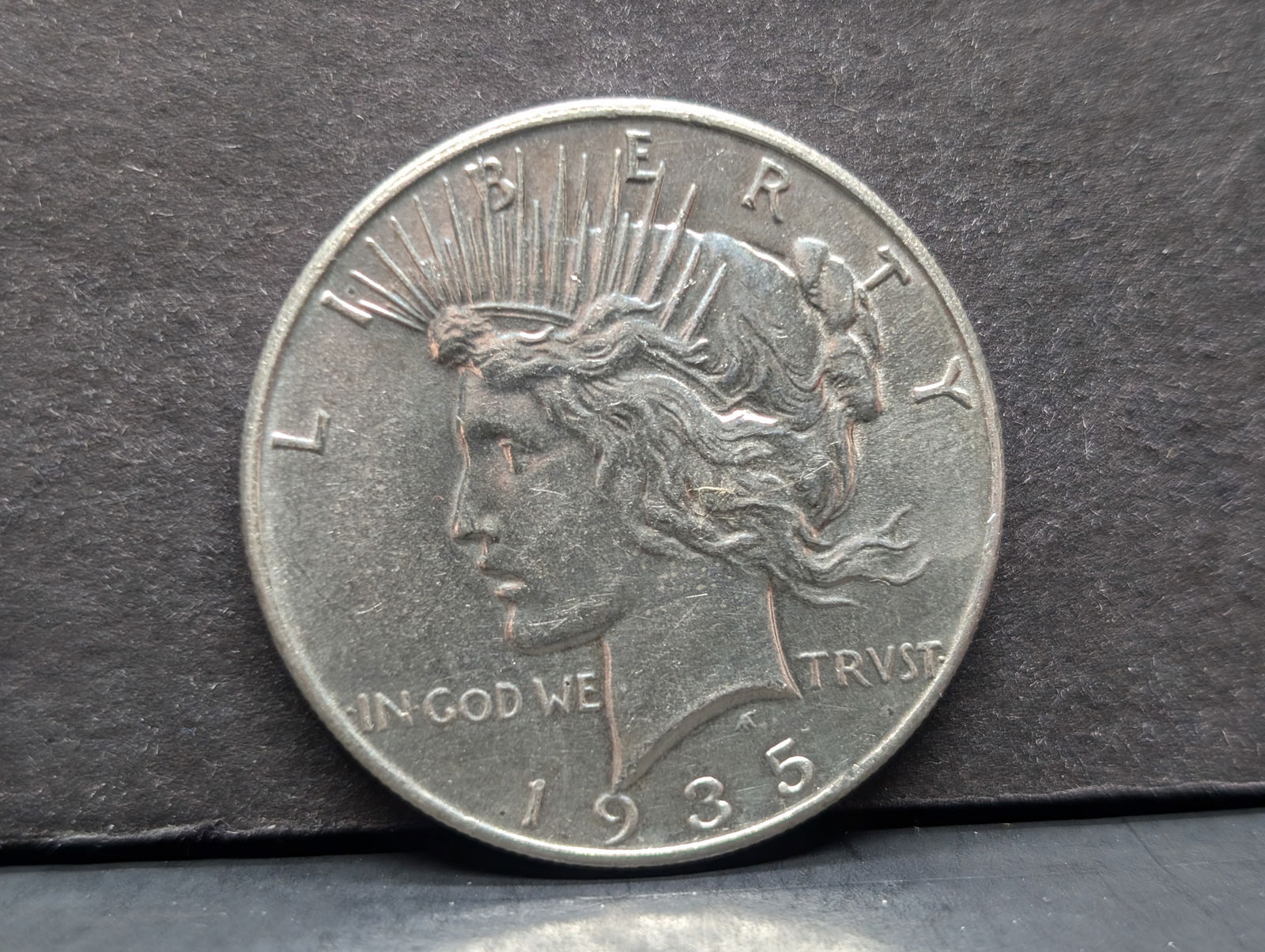 **LAST YEAR OF ISSUE - AMAZING LUSTER - BRILLIANT UNC** 1935-P Peace Silver Dollar