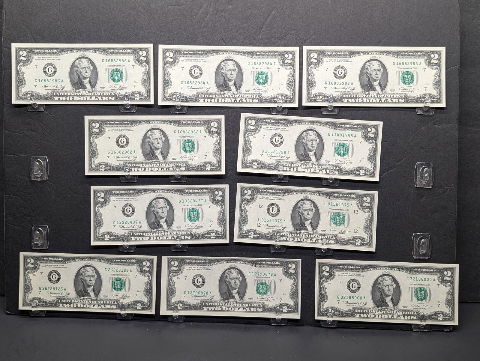 Lot of Ten 1976 Series $2.00 Federal Reserve Notes *CRISP PAPER* Three Are Consecutive order (1 of 5)