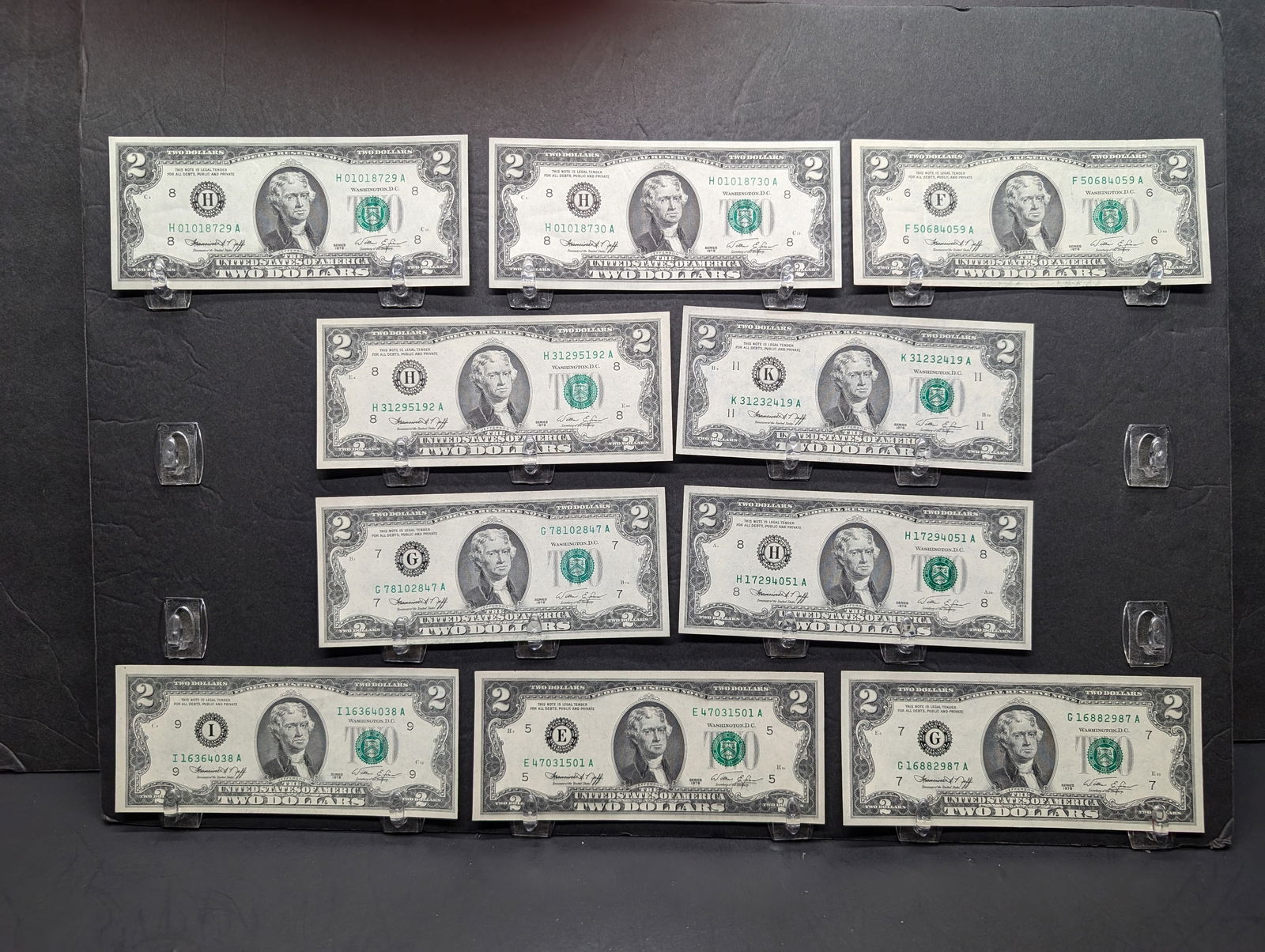 Lot of Ten 1976 Series $2.00 Federal Reserve Notes *CRISP PAPER* Two are Consecutive order (1 of 5)