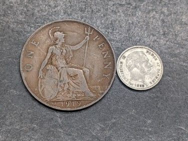 1919-KN Great Britain Penny & 1899 Denmark 10 Silver Ore *RARE*