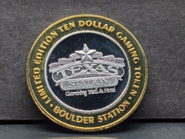 Limited Edition .999 FINE SILVER Center Boulder Station Casino $10 Gaming Token in Capsule