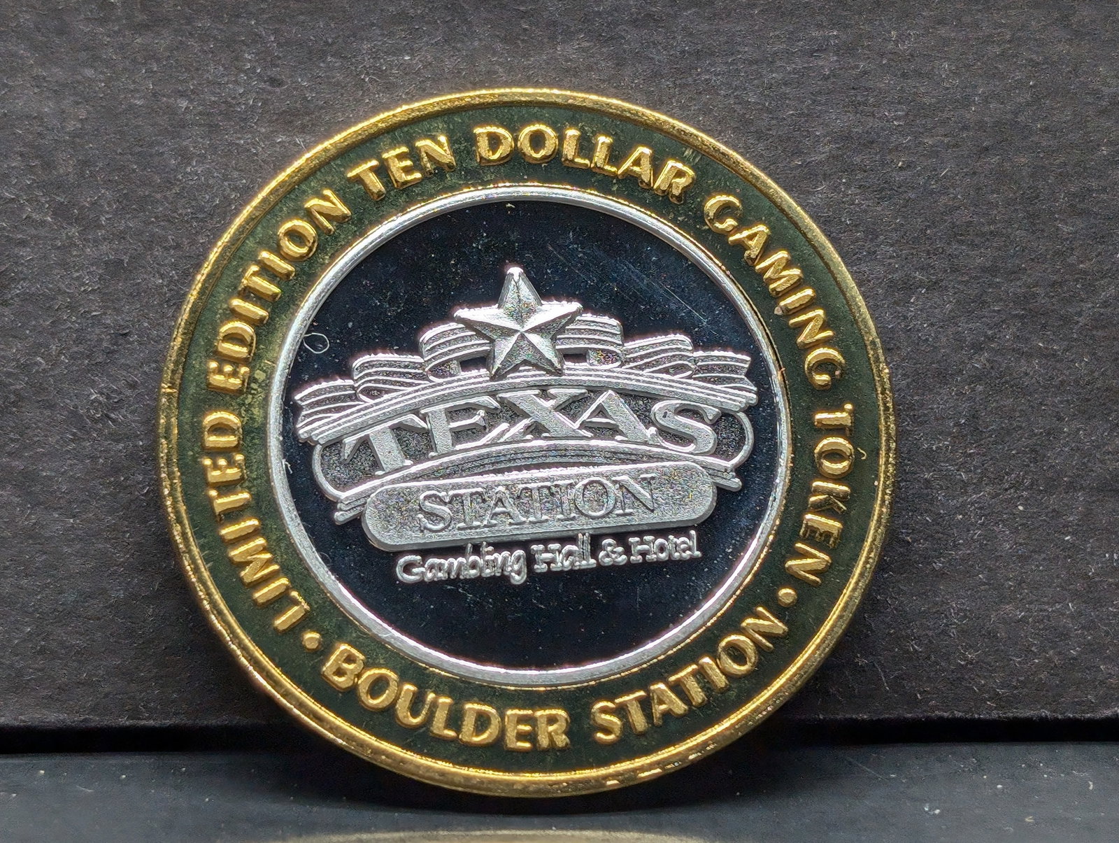 Limited Edition .999 FINE SILVER Center Boulder Station Casino $10 Gaming Token in Capsule: Limited Edition .999 FINE SILVER Center Boulder Station Casino $10 Gaming Token in Capsule