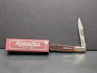 Remington UMC Made In USA 2000 Bullet R1630 Delrin Navigator Lookback Barlow Knife w/ Box