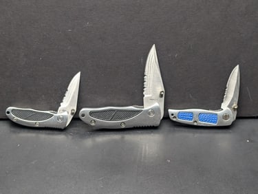 Set of 3 Tactical Knives in good used condition 440 Stainless steel