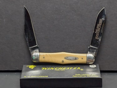 Winchester W 15 2880 1/2 Waterfall Winchester's Trademark 1988 Yellow Bone Moose Knife, some rust
