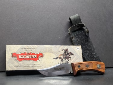 Winchester Sportsman Series W 15 0760 Fixed Blade Checkered Wood Handle with Sheath, 1993