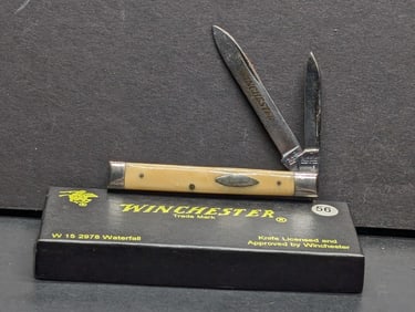 1991 Winchester W 15 2978 Bone Doctor’s Knife, 3 3/16??closed ( some rust on top of blades) Made