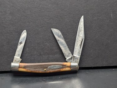 Schrade 3 Blade Pocket knife 832- Vintage Some tarnish on blades