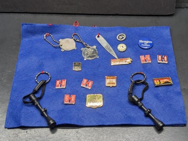 Collection PINS and KEY CHAINS: Winchester; Glock, Leopold, Hornady, Remington, Otis, Paralus,