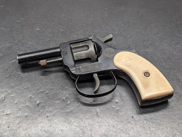 EIG Starter Pistol Model 1960-Cal. 22. 6 Shot Revolver w/Holster Made In Italy Used To Train Dogs