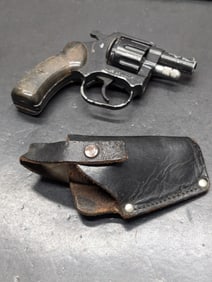 RTS Starter Pistol 7 Shot Revolver .22 Cal. Made In Italy Used To Train Dogs
