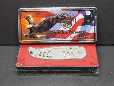 Smith and Wesson Limited Edition SWFL1T Frame Lock Clip Point Serrated Knife in Tin, NIB, made by
