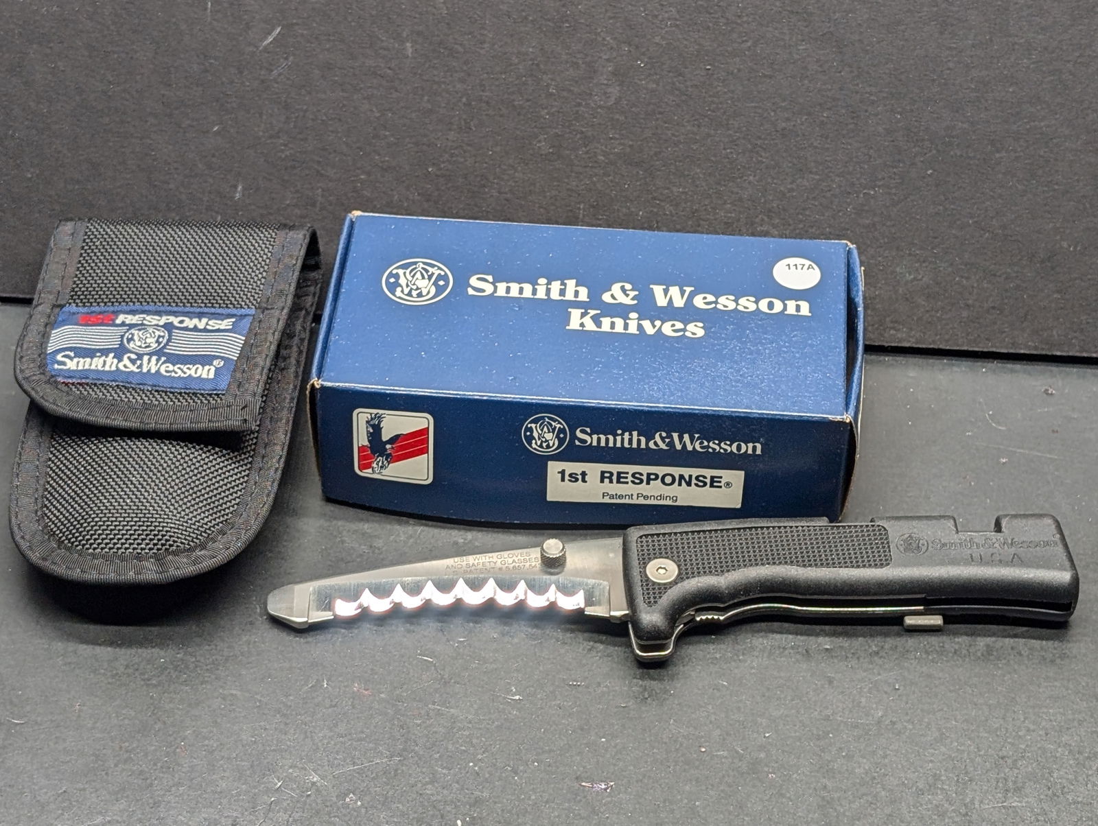 Smith & Wesson First Response Knife w/Sheath Lock back NIB & w/Instructions Made In USA (1 of 11)