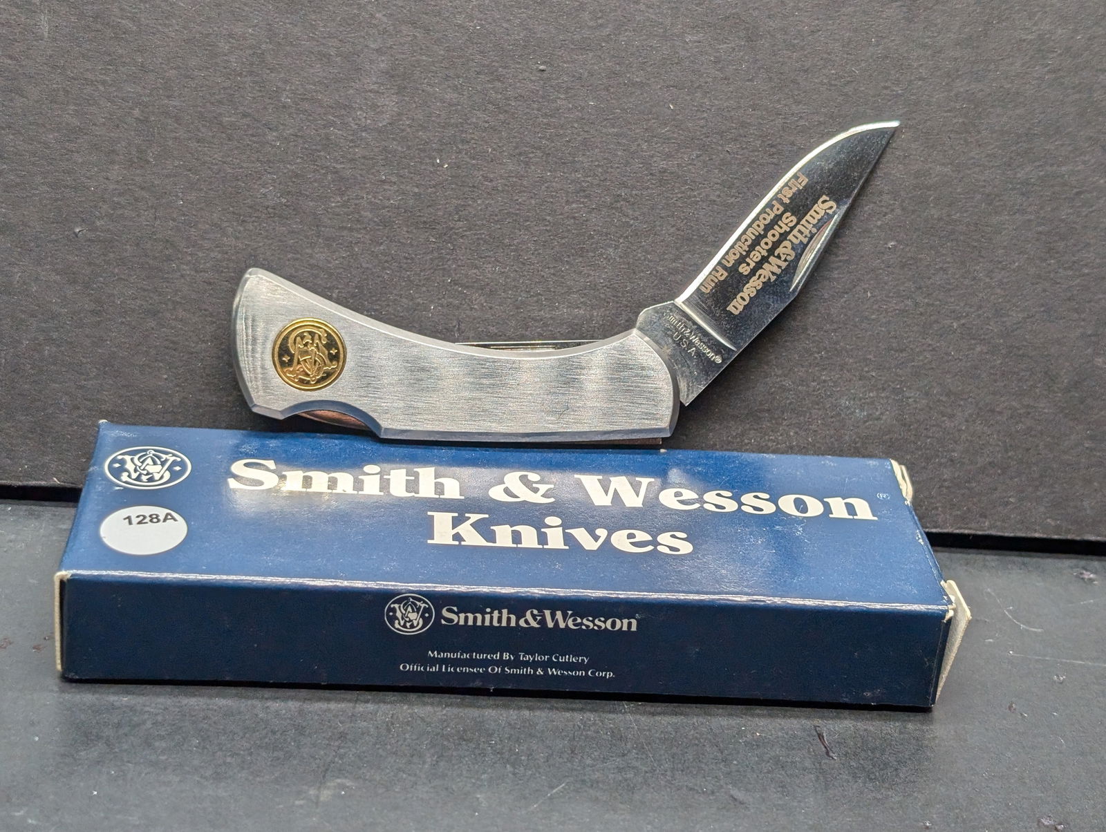 Smith & Wesson 2 Inch Blade Lock back Pocket Knife w/Belt Clip, Made In USA (1 of 8)