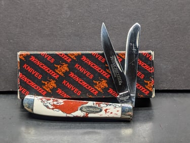 Winchester Two Bladed Pocket Knife Made in U.S.A. By Blue Grass W-40 14072 2 1/2 Inch Blades Red