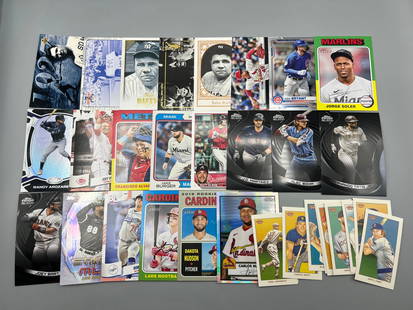 Lot of Assorted Modern Baseball Cards: Lot of Assorted Modern Baseball Cards