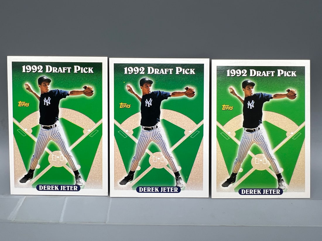 Lot of (3) 1993 Topps Derek Jeter RCs #98: Lot of (3) 1993 Topps Derek Jeter RCs #98