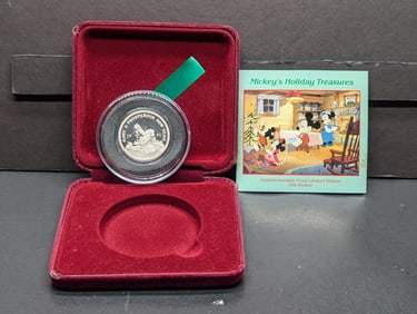 PR Limited Edition 5th Series Mickey Mouse Christmas Silver Coin # 554 of 5,000 .999